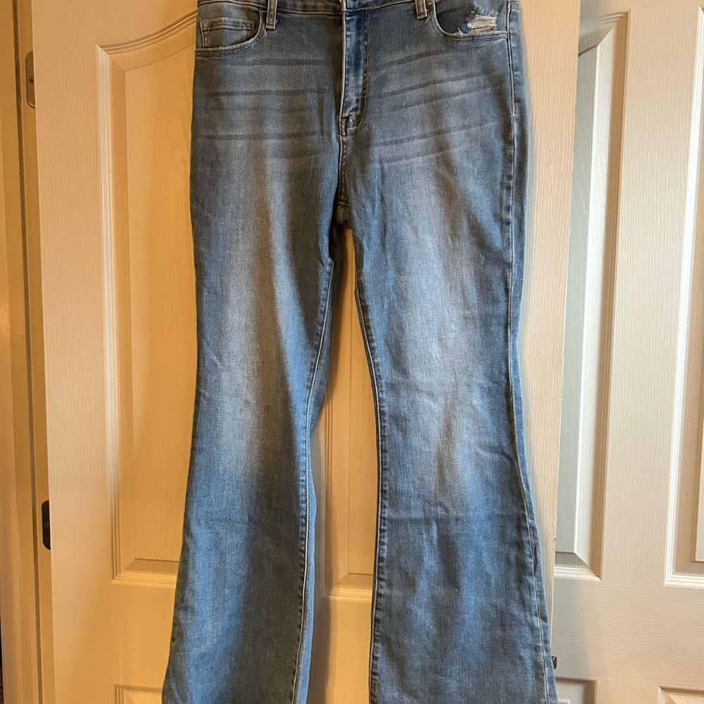 Women’s Vervet Flare Jeans!!